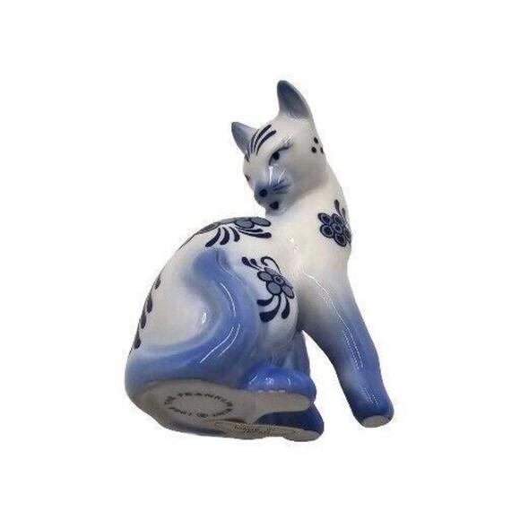 The Franklin Mint Curio Cabinet Collection 1986 Delft Blue & White Porcelain Cat - Picture 5 of 6